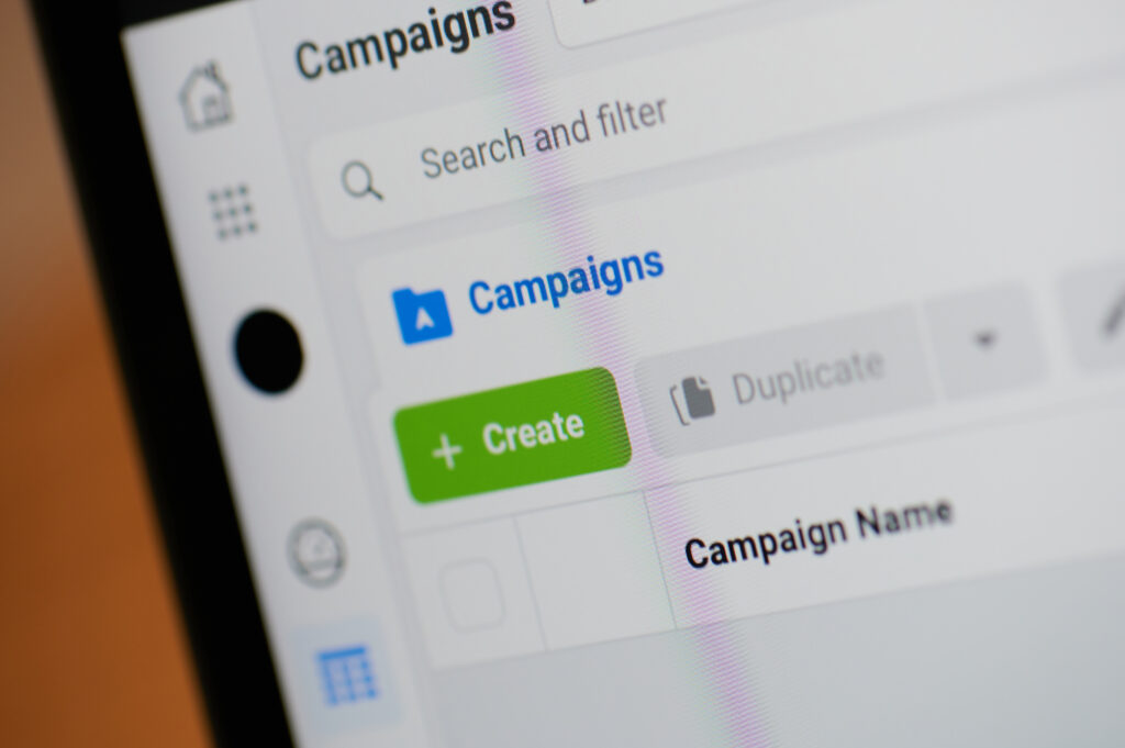 Ordinateur présentant le business manager Facebook Ads